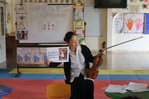 1216　school visit organized by AAR